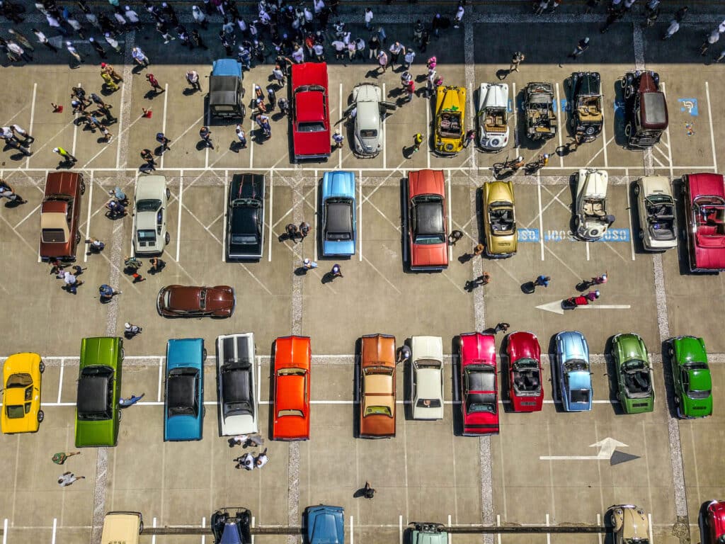 Exposição de carros antigos em frente ao Palácio Iguaçu, em Curitiba, para o lançamento simbólico da placa preta Mercosul. Foto José Fernando OguraAEN