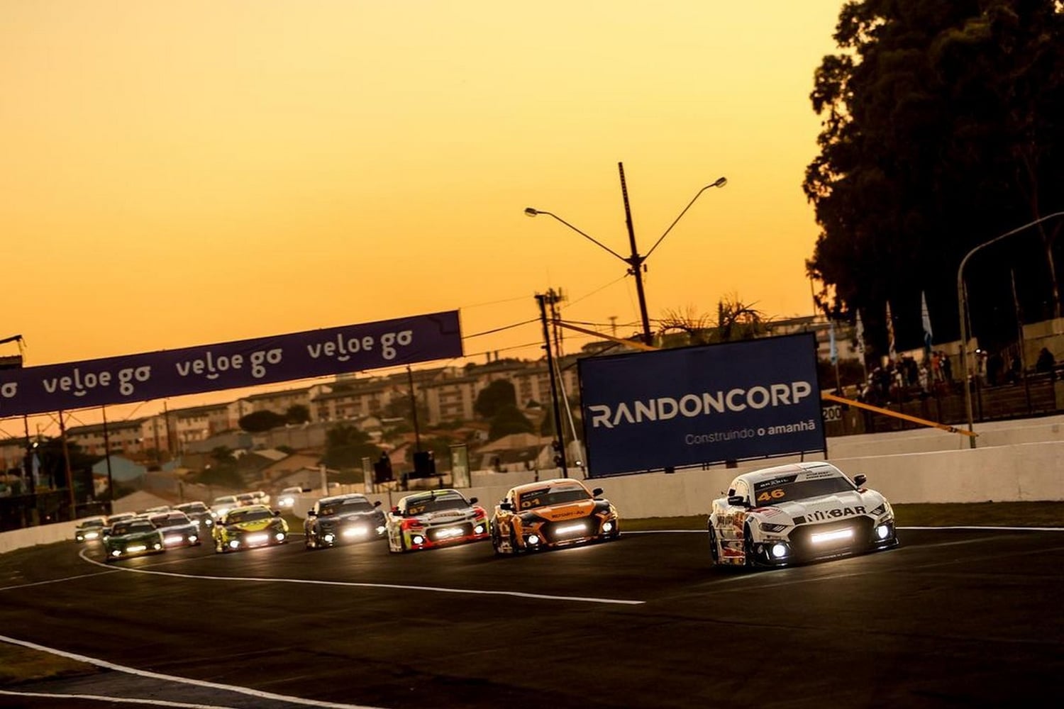 Vitor Genz, piloto MILITEC 1, largou na pole da corrida noturna em Londrina. Foto: Reprodução/ Instagram/ Vitor Genz