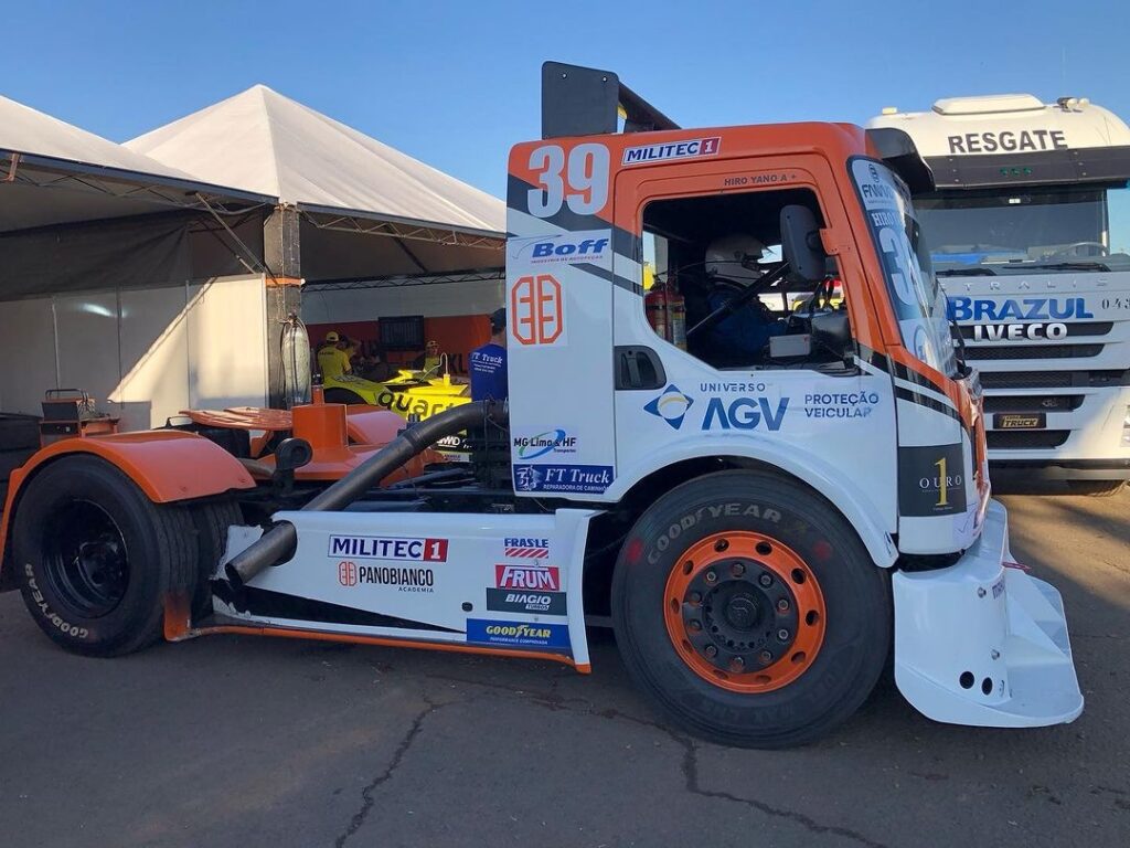 O caminhão número 39 de Hiro Yano é um Volvo que desenvolve cerca de 800 cv. Foto: reprodução/ Instagram