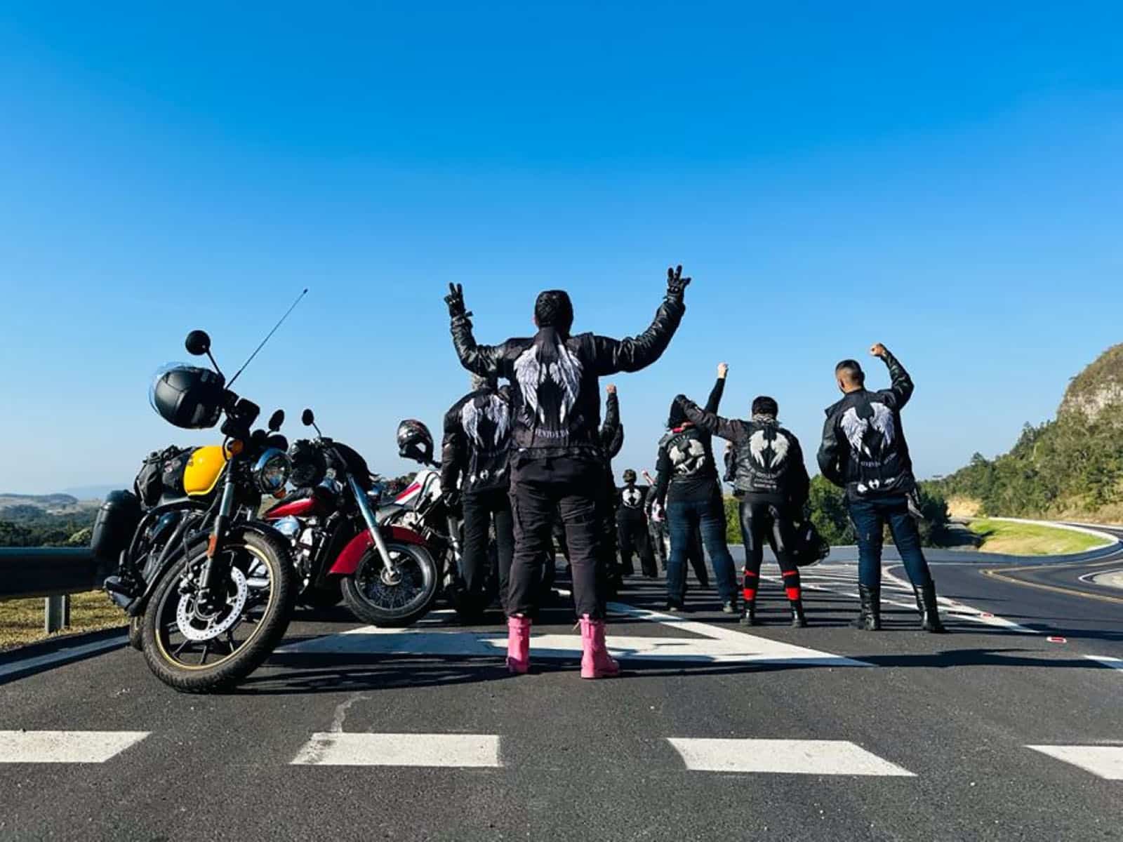 Registro do comboio durante a viagem pela Serra do Rio do Rastro. Foto: Filhas do Vento/ Divulgação