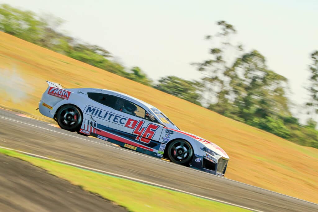 O carro de Vitor Genz usa a bolha do Ford Mustang, como motor de 300 cavalos. Foto: Luciano Santos/ SiGCom