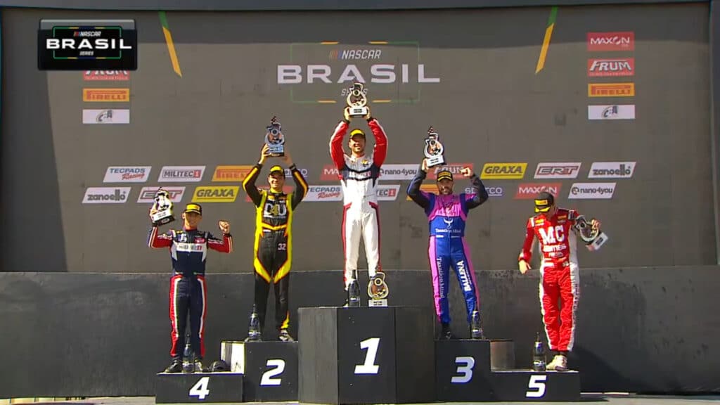 O pódio da corrida 2 teve Gabriel Casagrande no lugar mais alto. Foto: Reprodução/ YouTube.