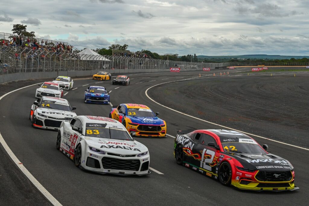 O Circuito dos Cristais, em Curvelo (MG), recebeu a primeira prova no Brasil em um traçado oval. Foto: Clayton Medeiros/ SIGCom