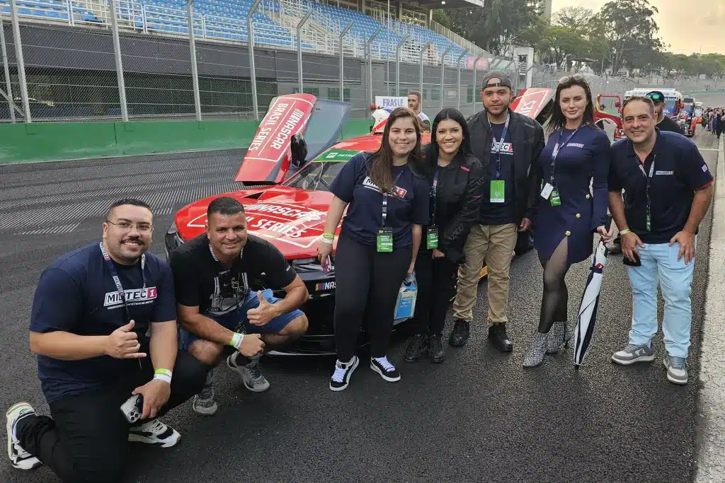 Igor Baroncelli e convidados da Militec na volta rápida da NASCAR Brasil Interlagos 2025
